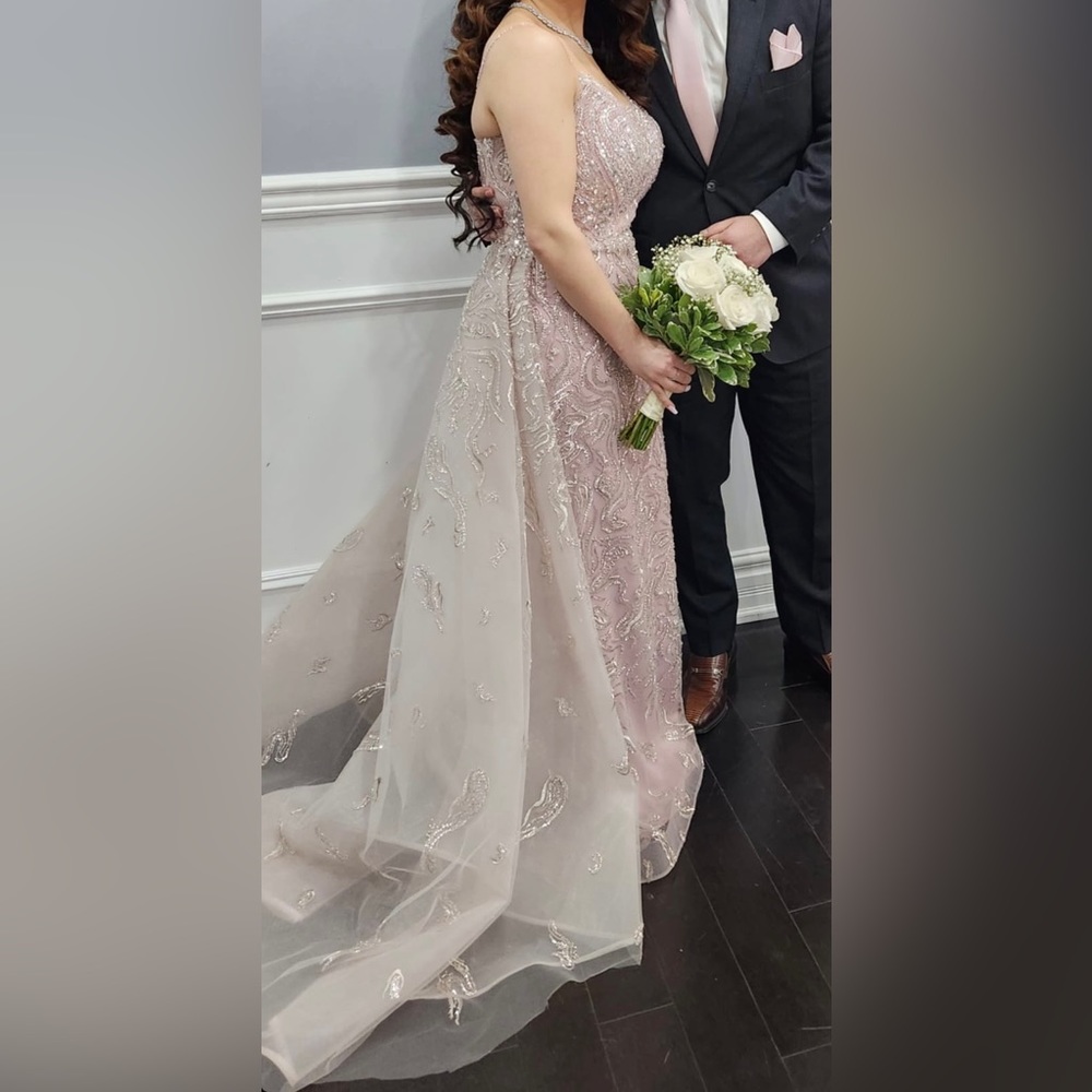 Selling a Catwalk Couture dress (size 4-6 US)!!